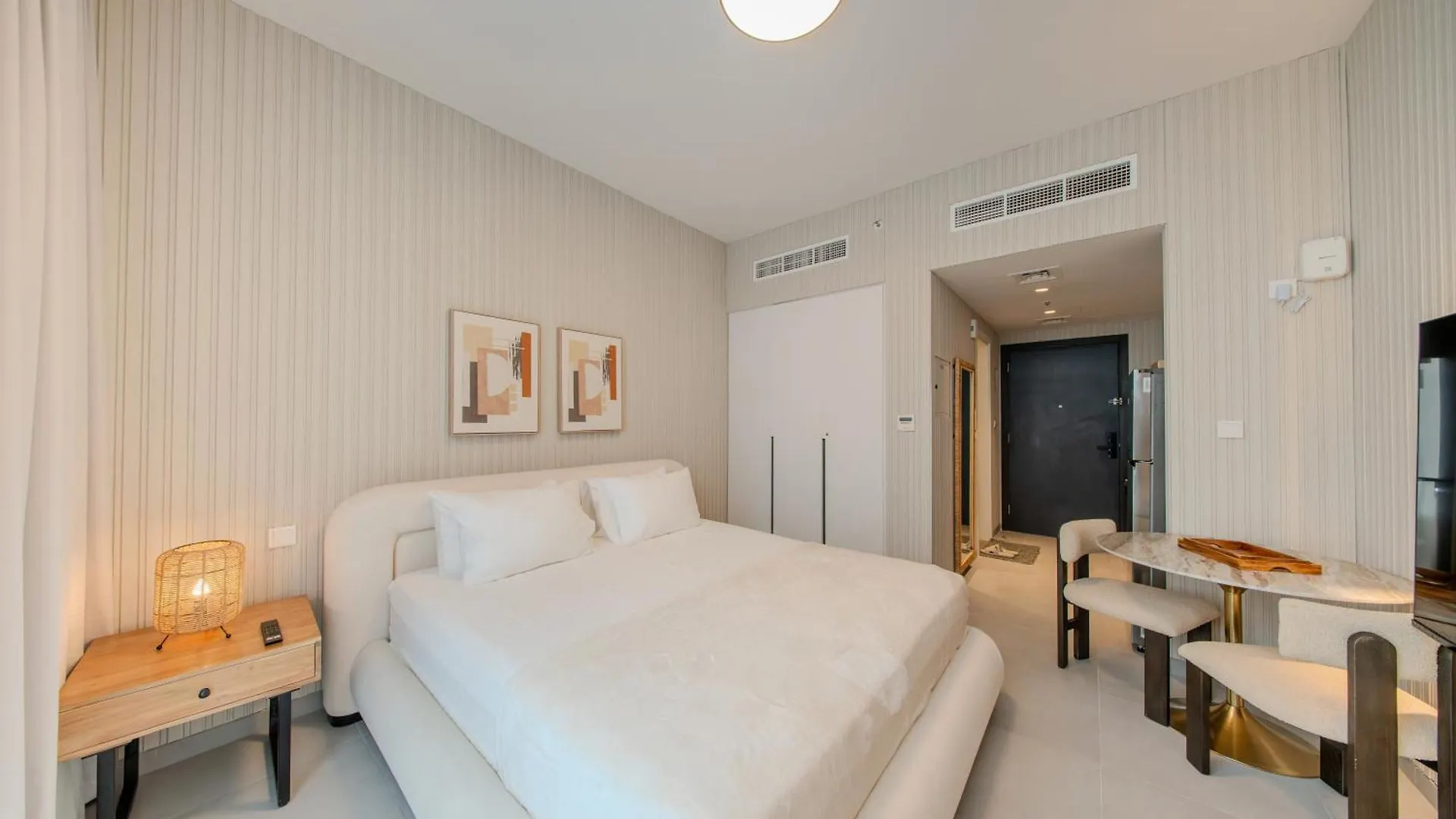 Appartamento The Aljada Studio By Blue Cloud Holidays Sharjah